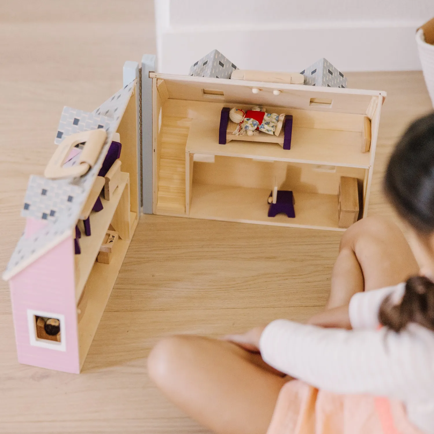 Melissa & Doug Fold & Go poppenhuis hout 2-verdiepingen