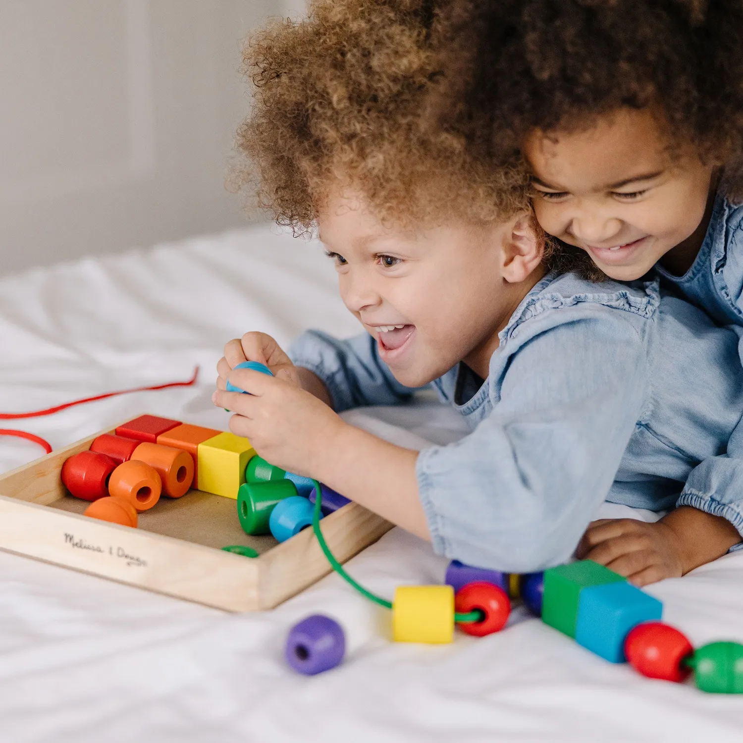 Melissa & Doug Primary Lacing Beads rijgspel 30 kralen