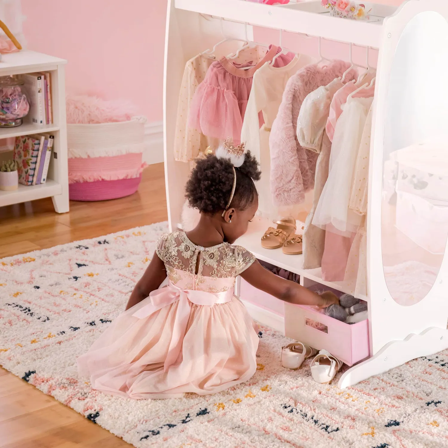 Guidecraft Dress Up Storage verkleedkast met spiegel