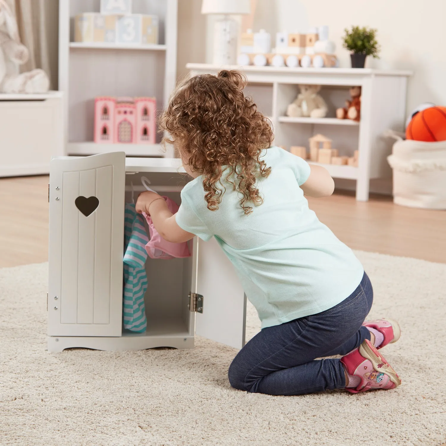 Melissa & Doug Mine to Love poppenkledingkast hout wit