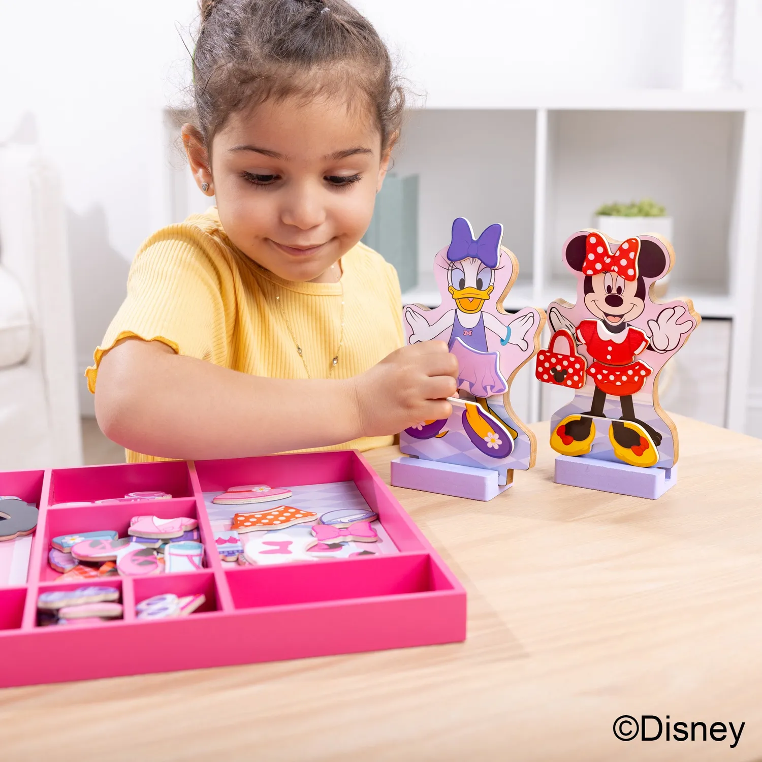 Melissa & Doug Minnie Daisy magnetische aankleedpoppen