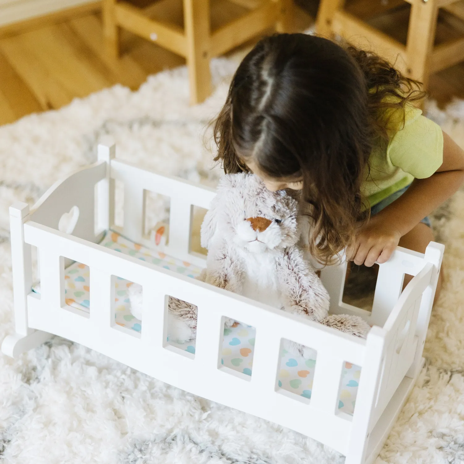 Melissa & Doug Mine to Love poppenwieg hout wit