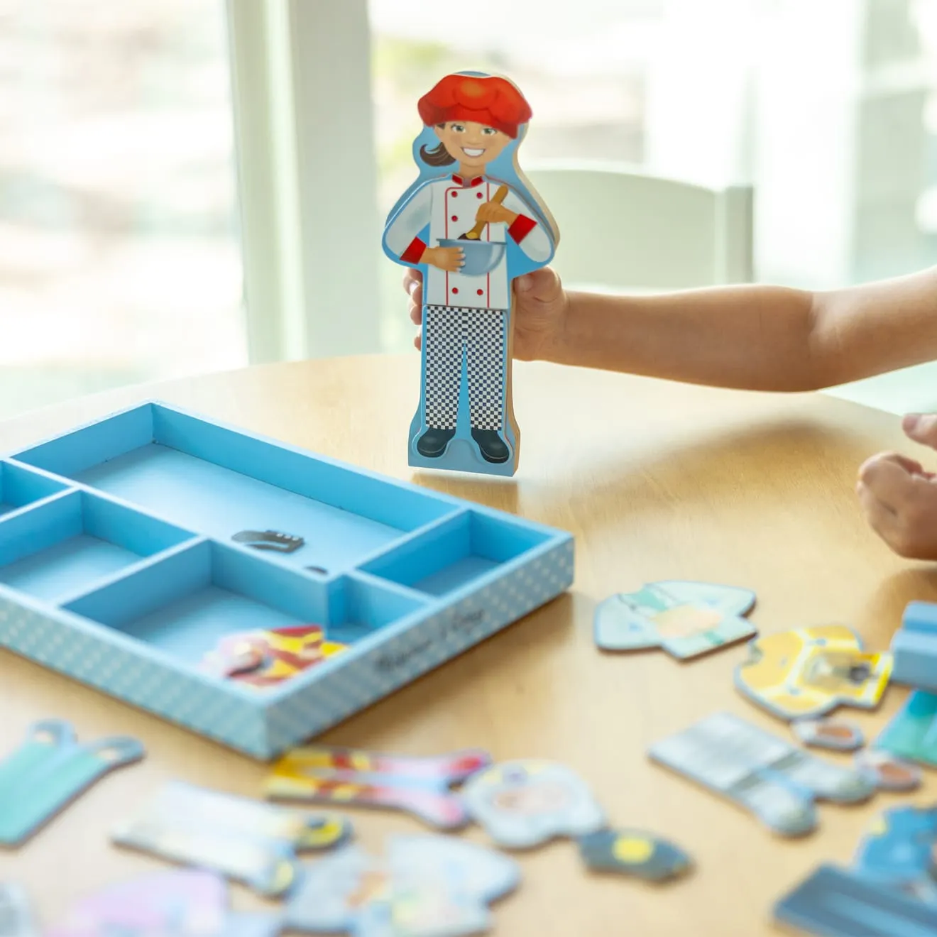 Melissa & Doug Julia magnetische aankleedpop 24-delig 8 beroepen