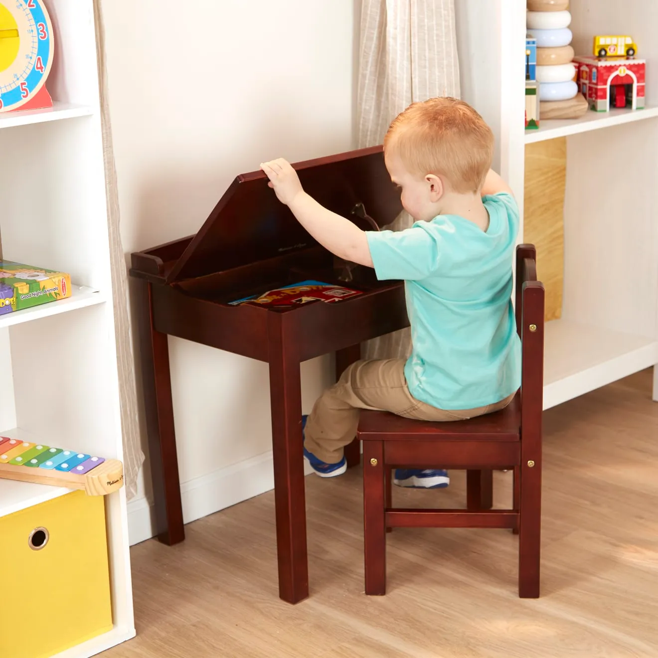 Melissa & Doug Child's Lift-Top kinderbureau espresso met stoel