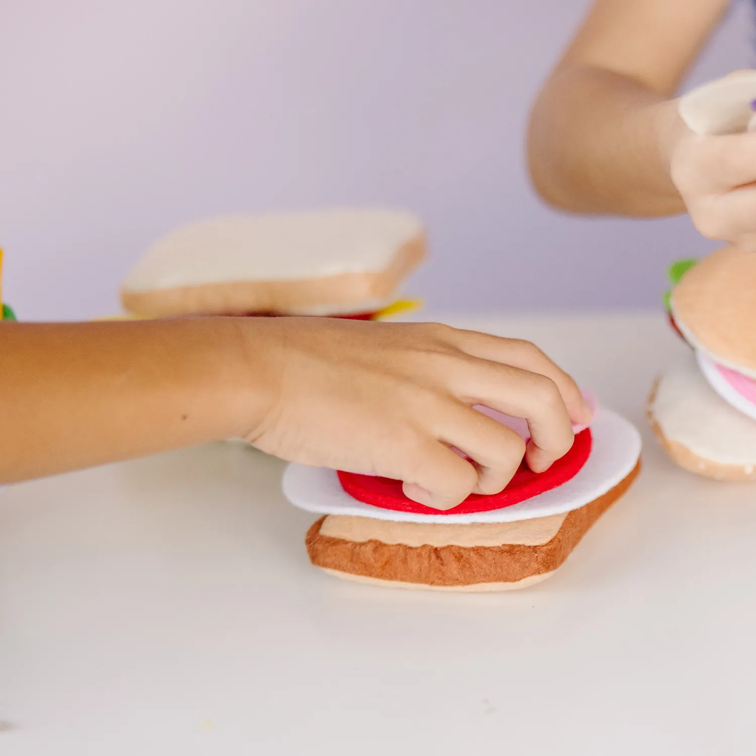 Melissa & Doug Felt Food Sandwich vilt speeleten 33-delig