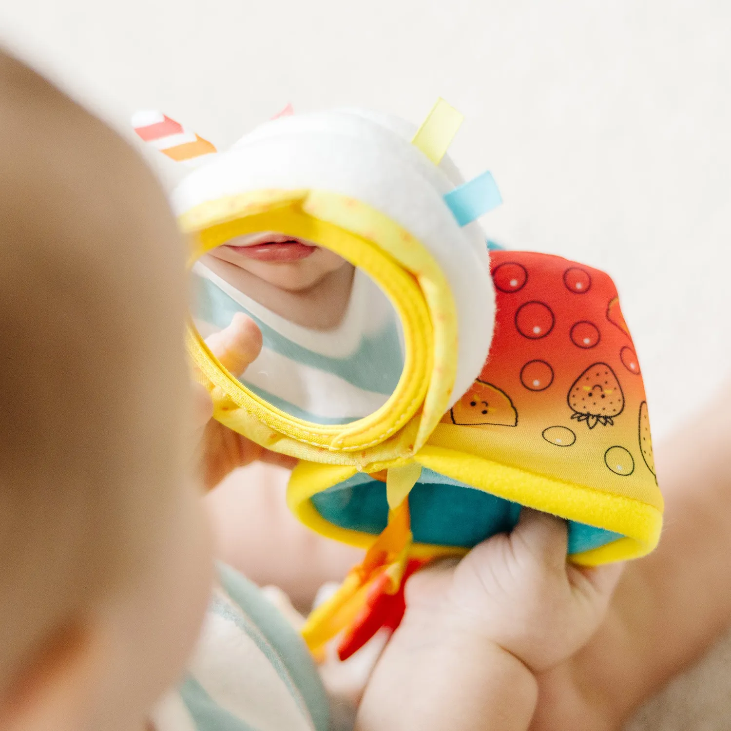 Melissa & Doug Bubble Tea babyspeeltje met clip en spiegel