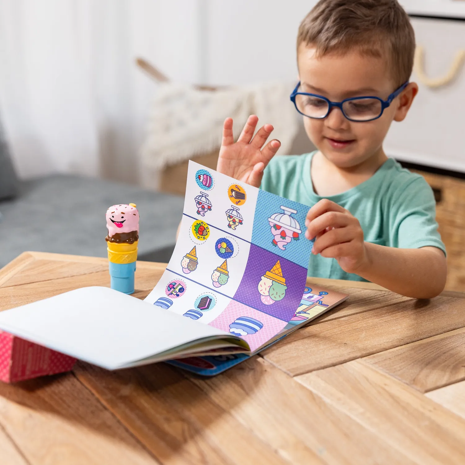 Melissa & Doug Sticker WOW Ice Cream stickerstempel + boek 300 stuks