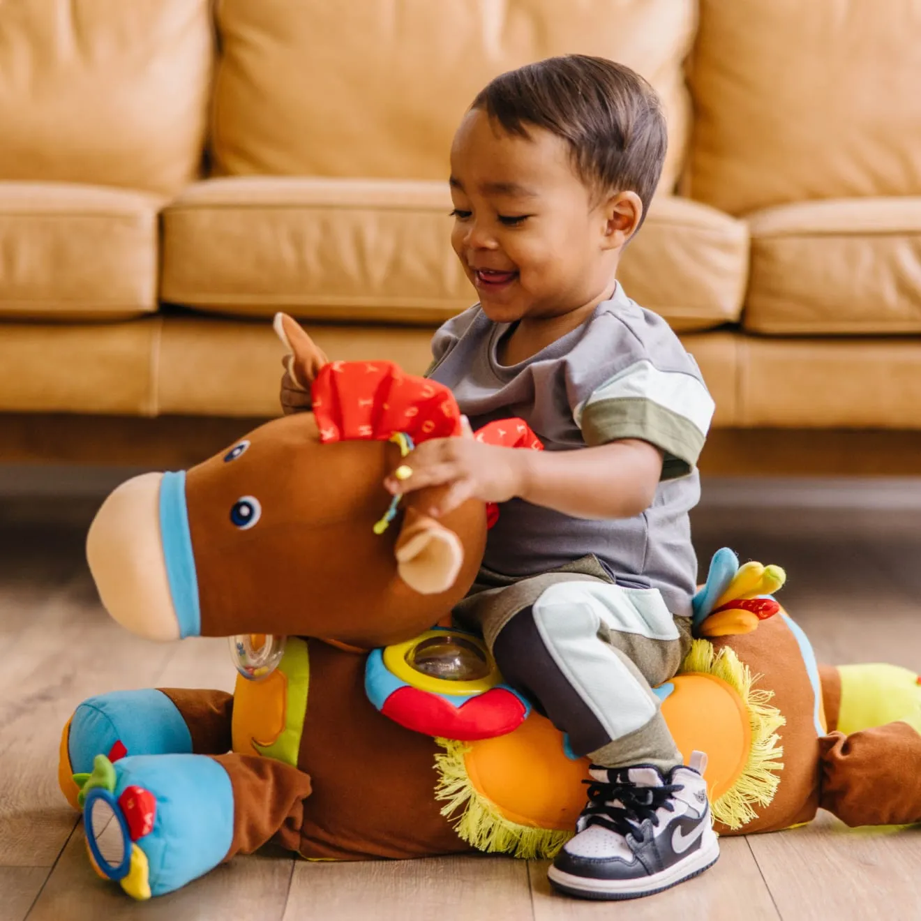 Melissa & Doug K's Kids Giddy-Up knuffelpony baby met geluid