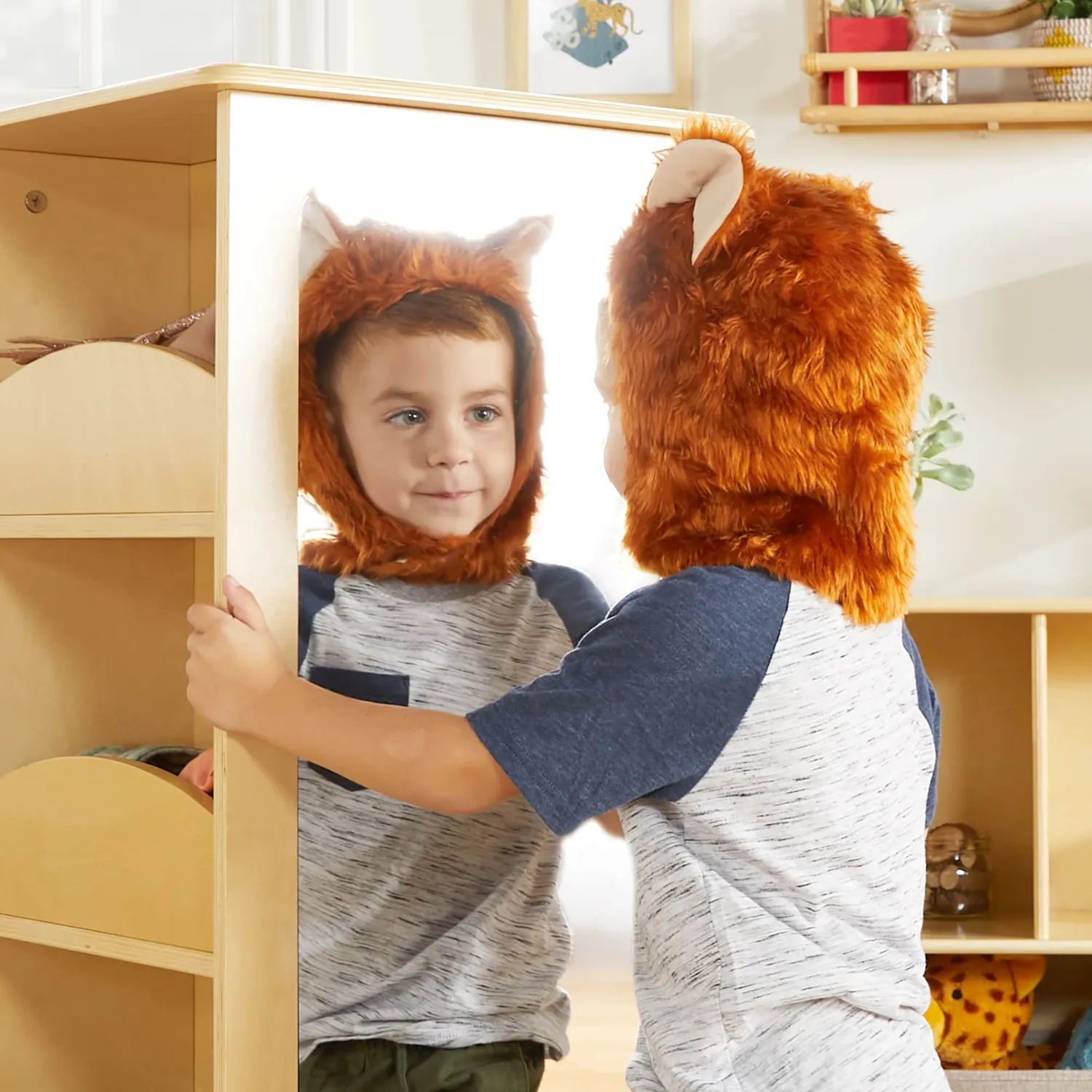 Guidecraft Rotating Dress Up Storage verkleedkast draaibaar