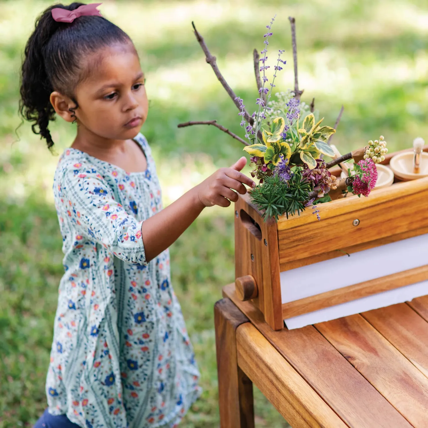 Guidecraft Acadia Outdoor Art Activity Table and Stool Set kindertafel hout