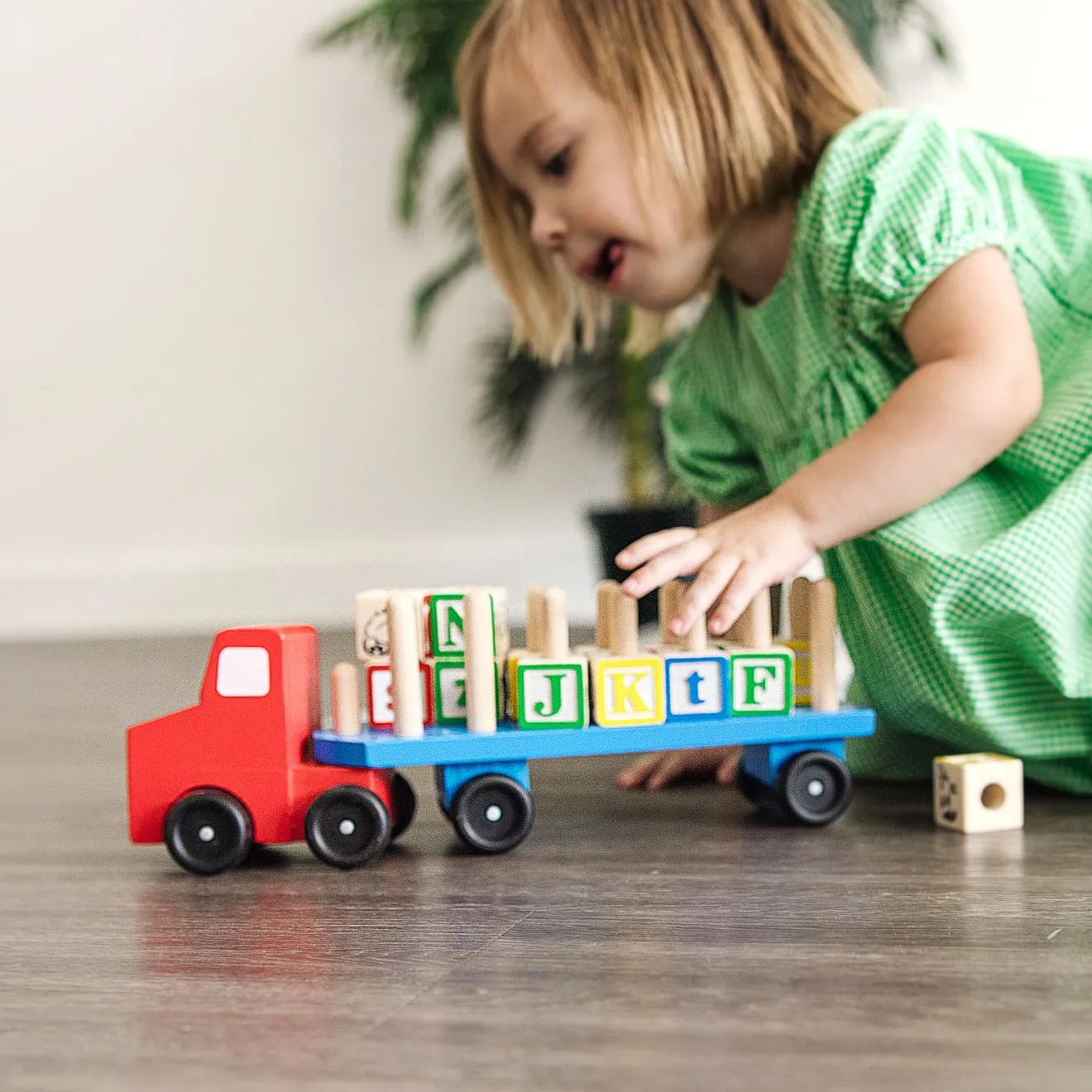 Melissa & Doug Alphabet Truck houten vrachtwagen letters
