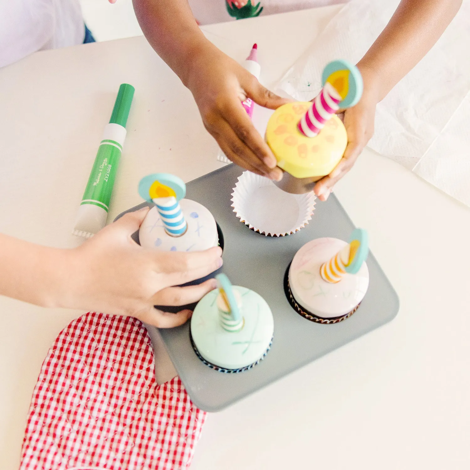 Melissa & Doug Bake & Decorate Cupcake Speelset Houten