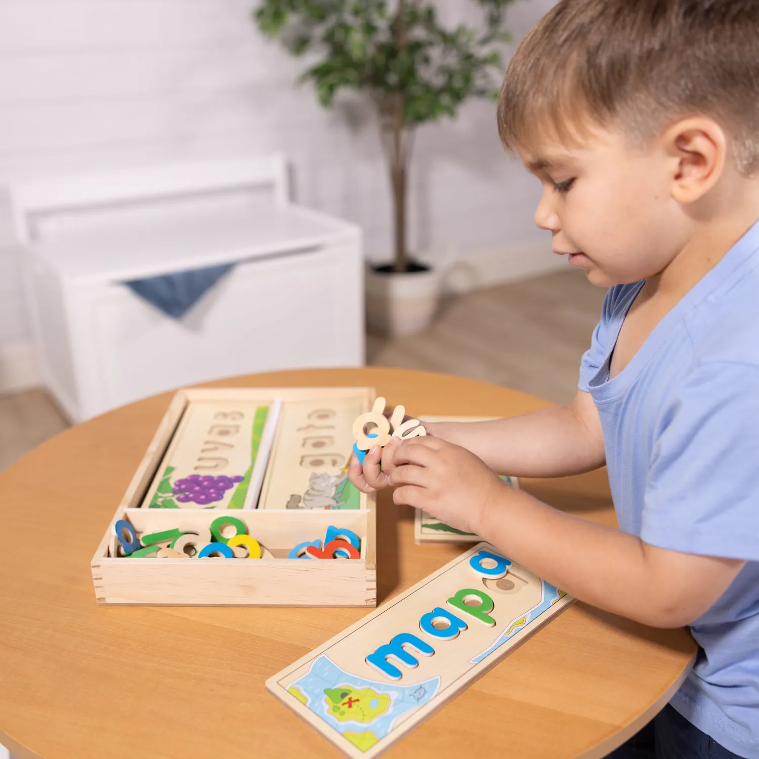 Melissa & Doug See & Spell Spaanse houten puzzel 64 letters