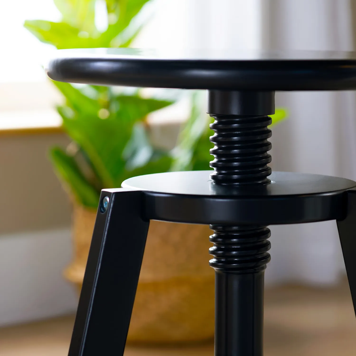 Guidecraft Adjustable Drafting Stool kruk verstelbaar hout