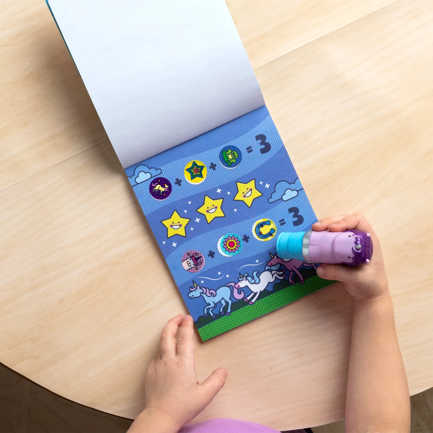 Melissa & Doug Sticker WOW Eenhoorn stickerboek paars