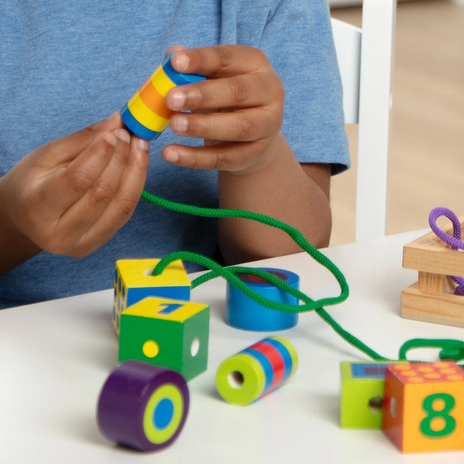 Melissa & Doug Lacing Beads rijgkralen 27-delig houten