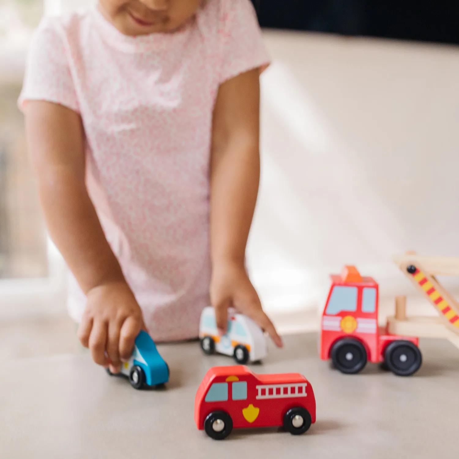 Melissa & Doug Emergency Vehicle Carrier autotransporter hulp