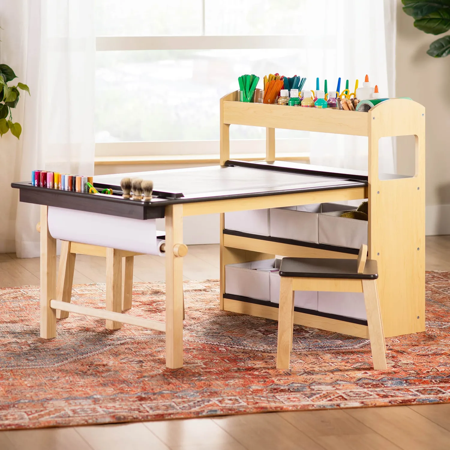 Guidecraft Deluxe Art Center knutseltafel met papierrol