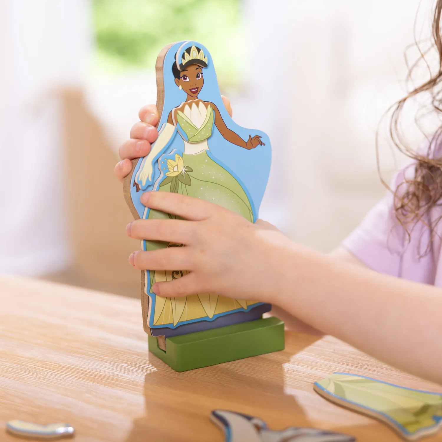 Melissa & Doug Disney Tiana magnetische aankleedpop 30-delig