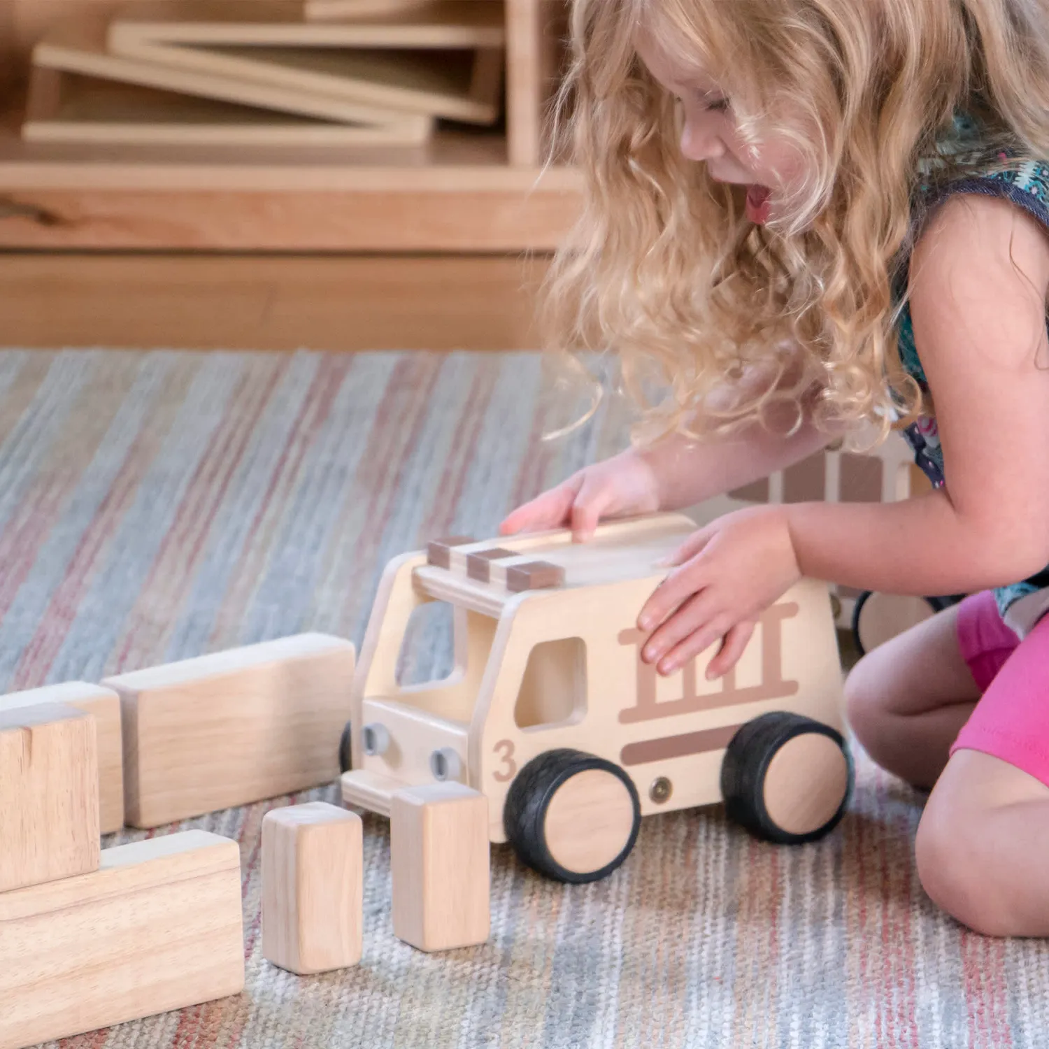 Guidecraft Wooden Fire Truck houten brandweerwagen