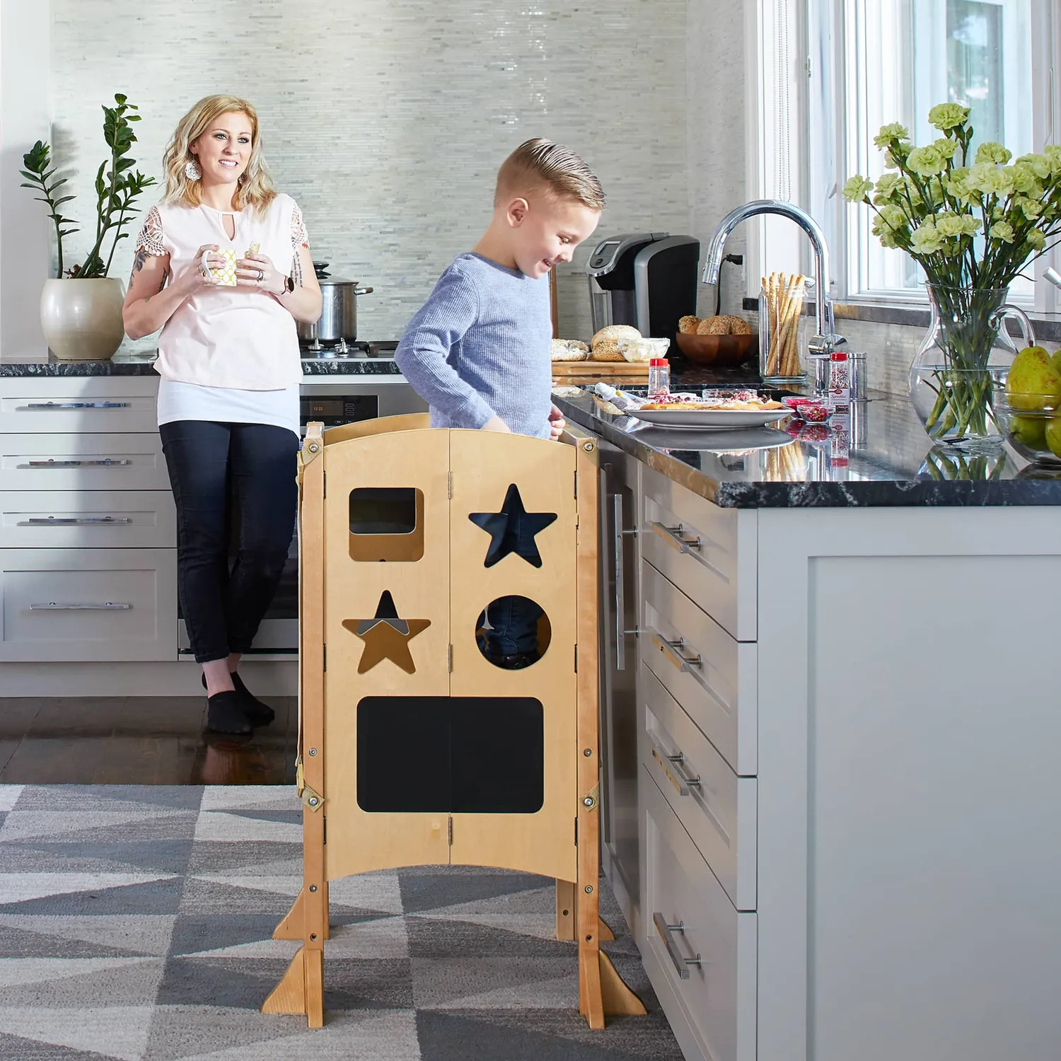 Guidecraft Classic Kitchen Helper leertoren natural krijtbord