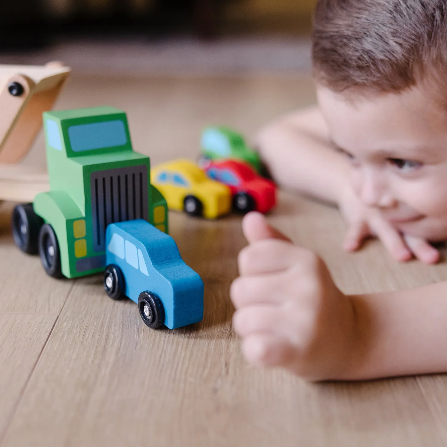 Melissa & Doug houten autotransporter met 4 auto’s 3-5 jaar