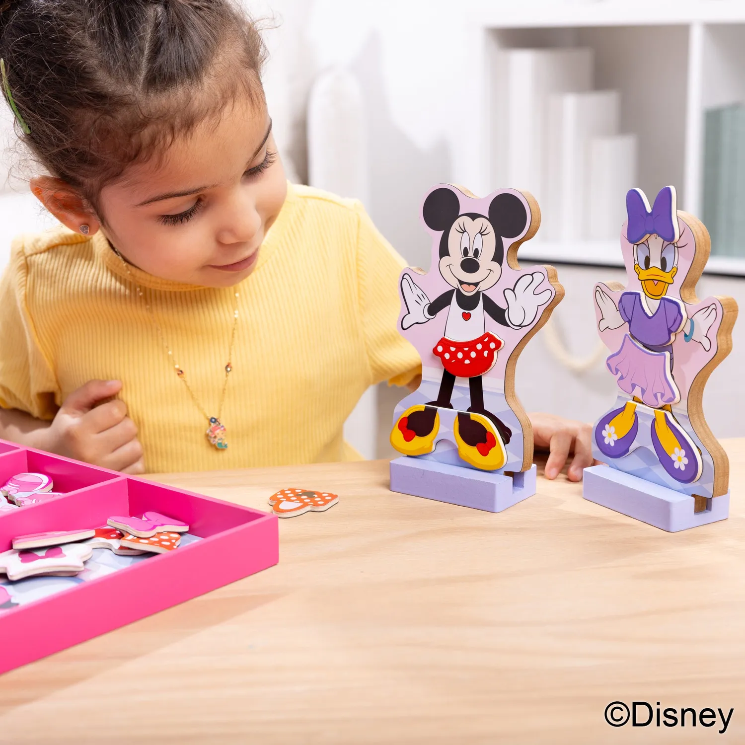 Melissa & Doug Minnie Daisy magnetische aankleedpoppen