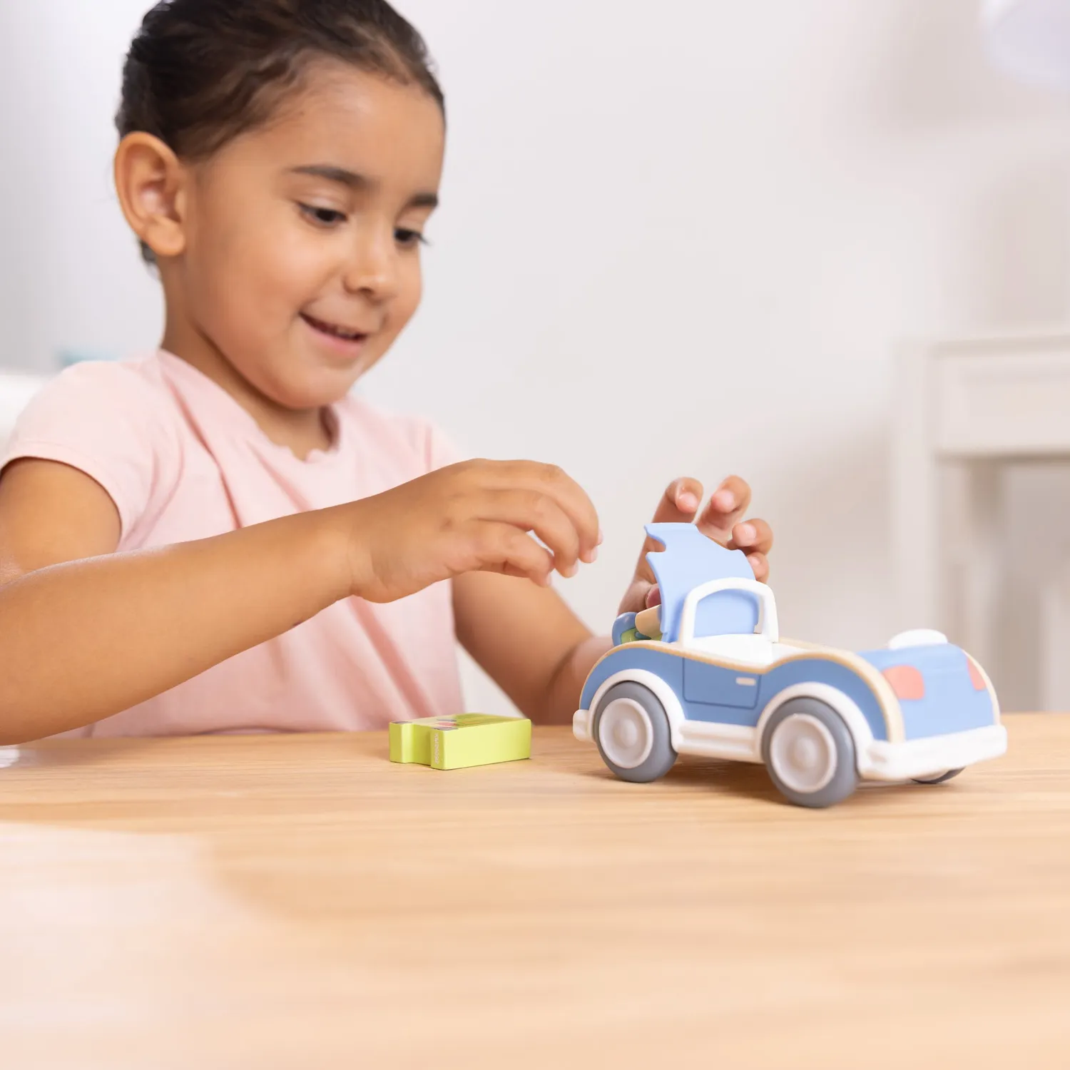 Melissa & Doug Cheery Lane Vehicle & Boy speelauto blauw