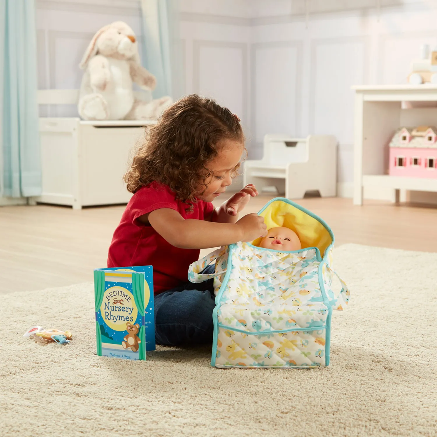 Melissa & Doug Mine to Love draagmand poppen 18 inch