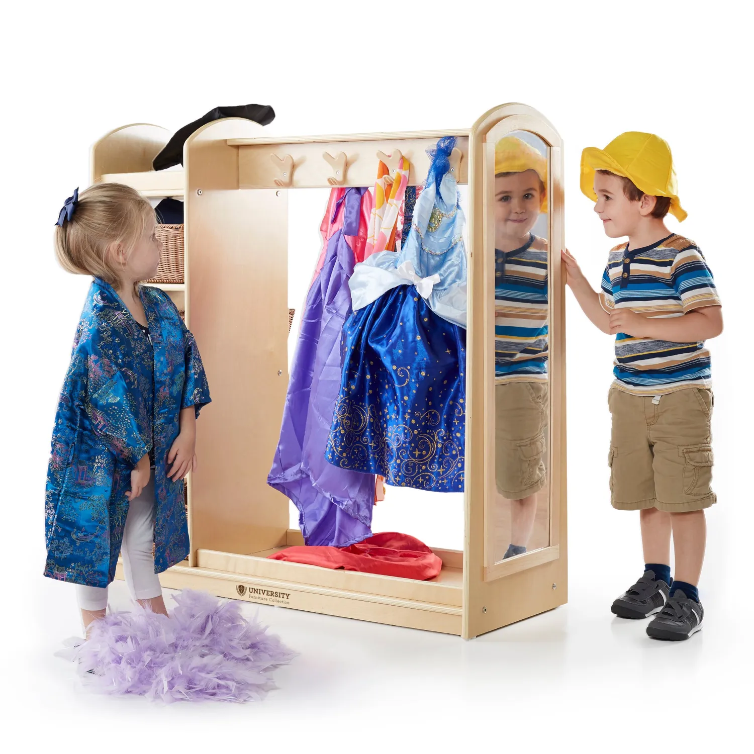 Guidecraft Kids Dress Up Storage verkleedkast berken met spiegel