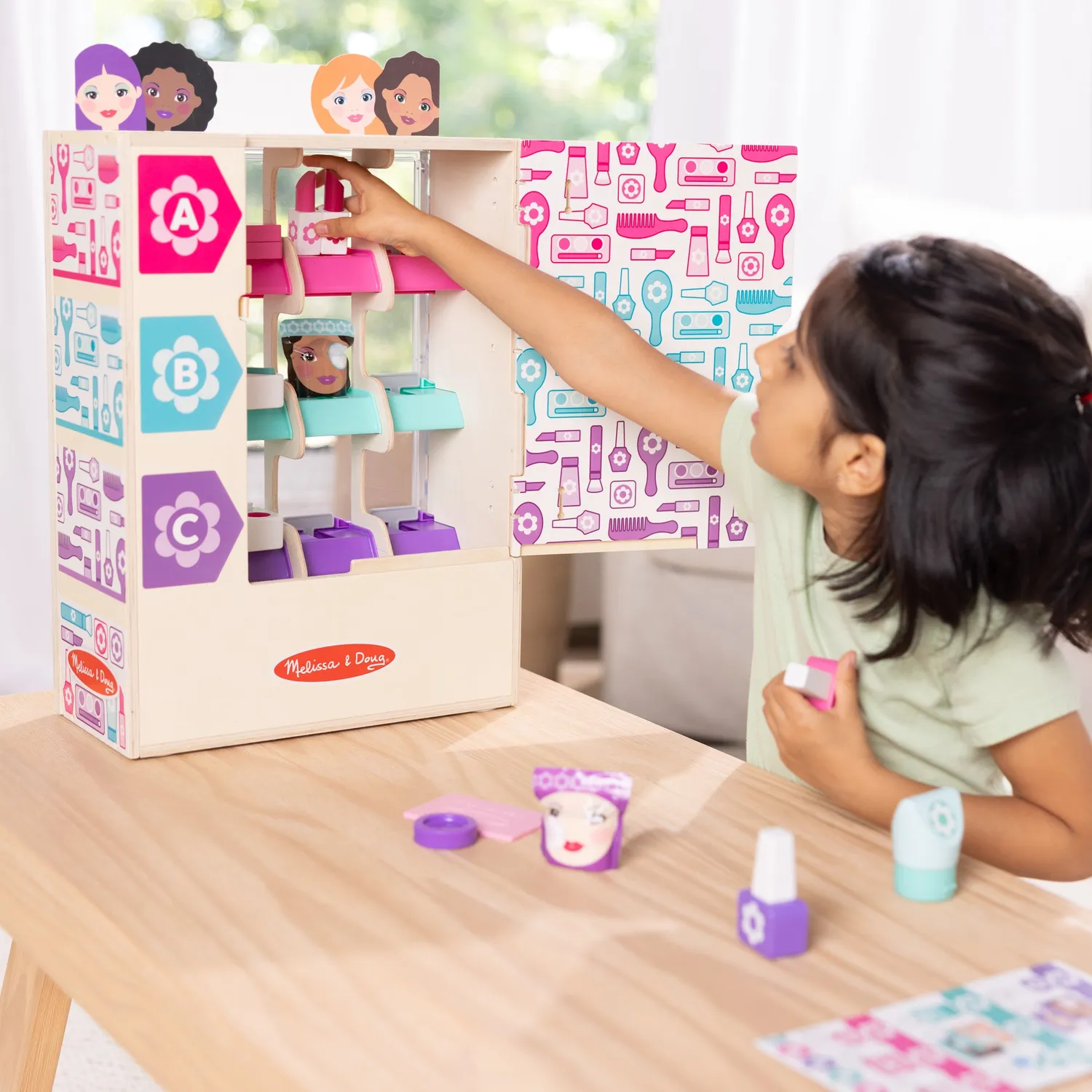 Melissa & Doug Sort Stock Select Beauty Kiosk automaat 9-delig