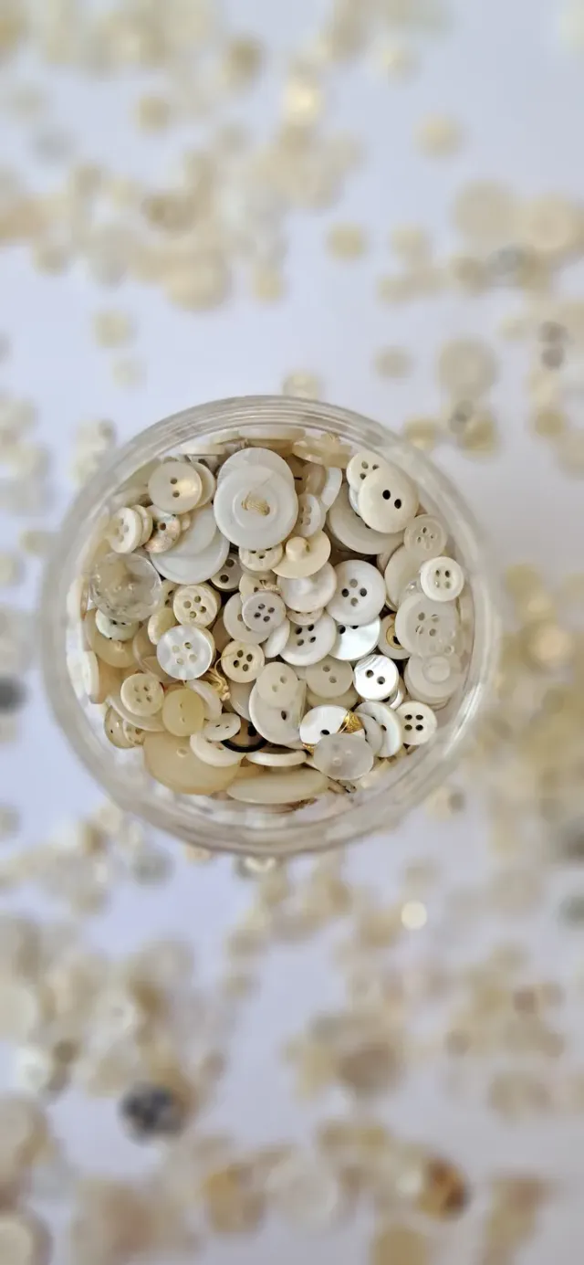 De Potjeskast Knoop Wit pot 750 ml sorteren