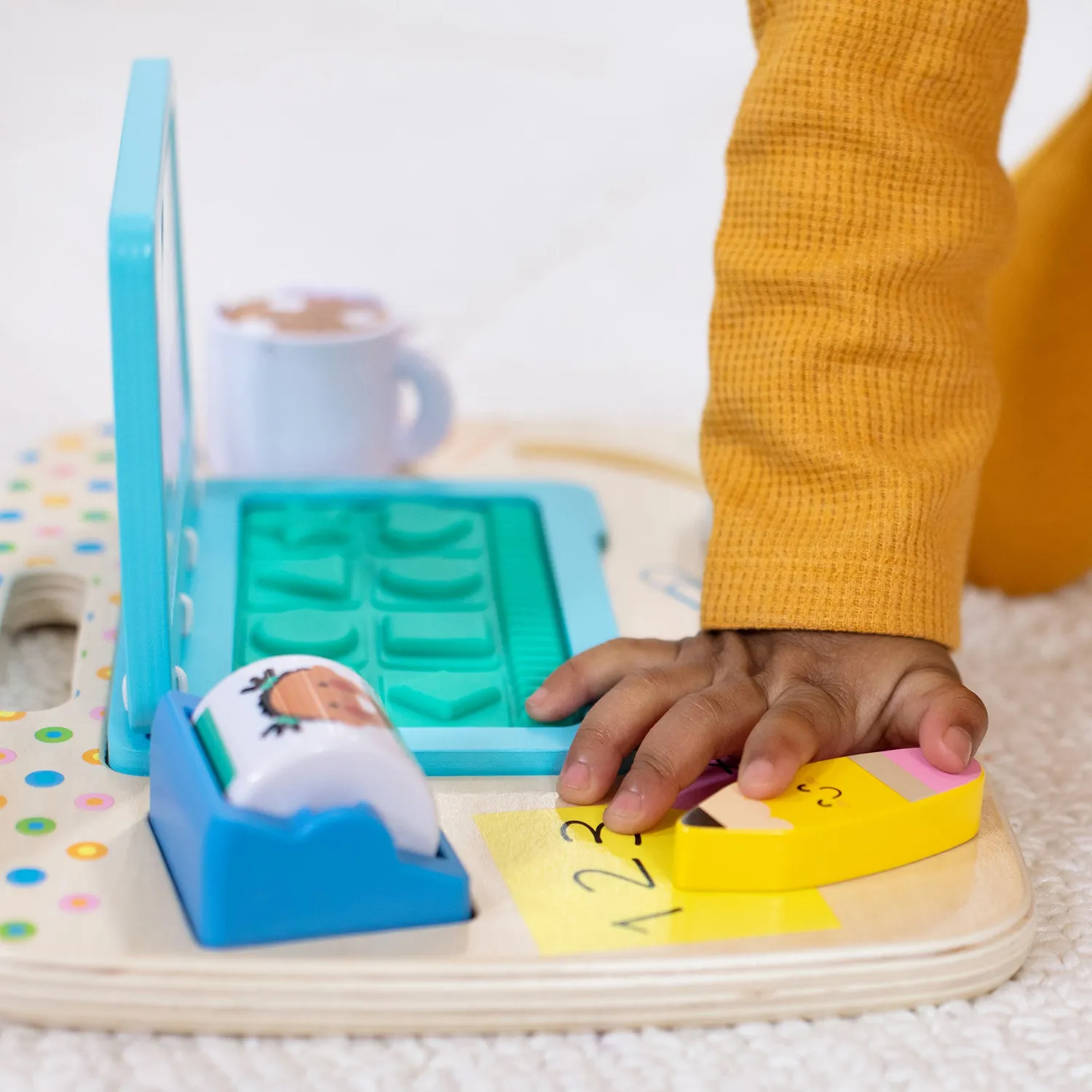 Melissa & Doug Work & Play Desktop Activity Board laptop 12m+
