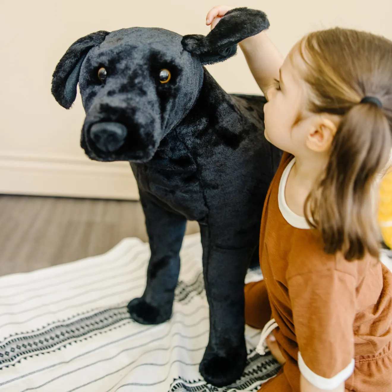 Melissa & Doug Black Lab knuffel reuze zwarte labrador
