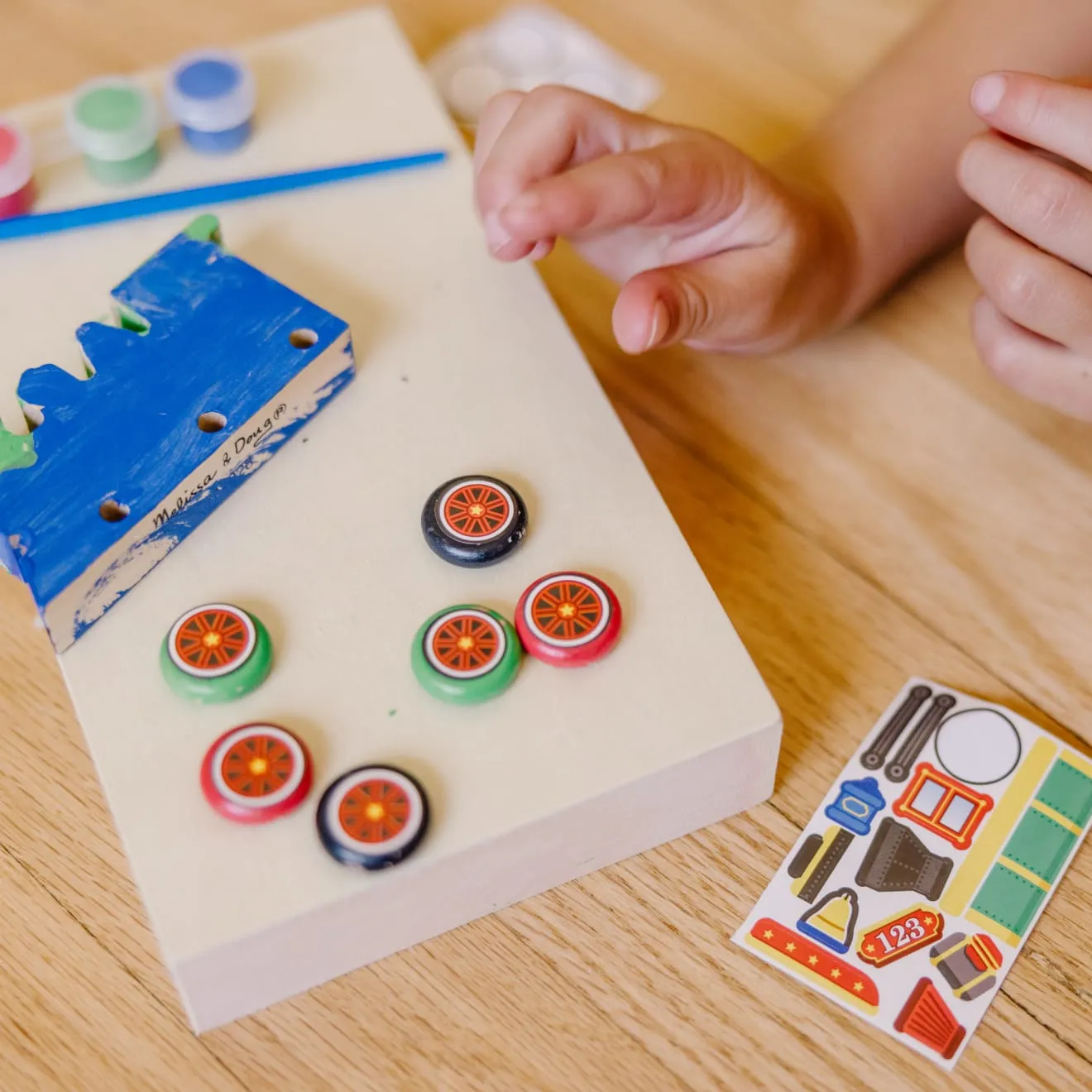 Melissa & Doug Created by Me! Train knutselset houten trein