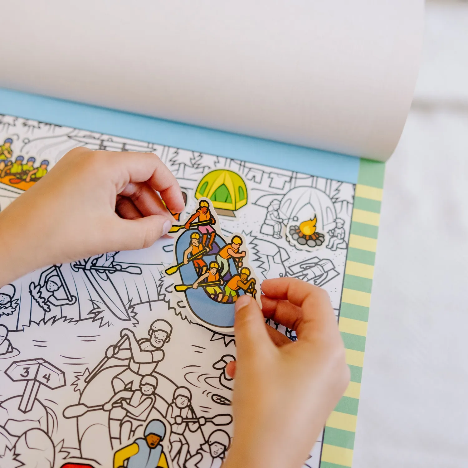 Melissa & Doug Seek & Find Sticker Pad Adventure stickerboek