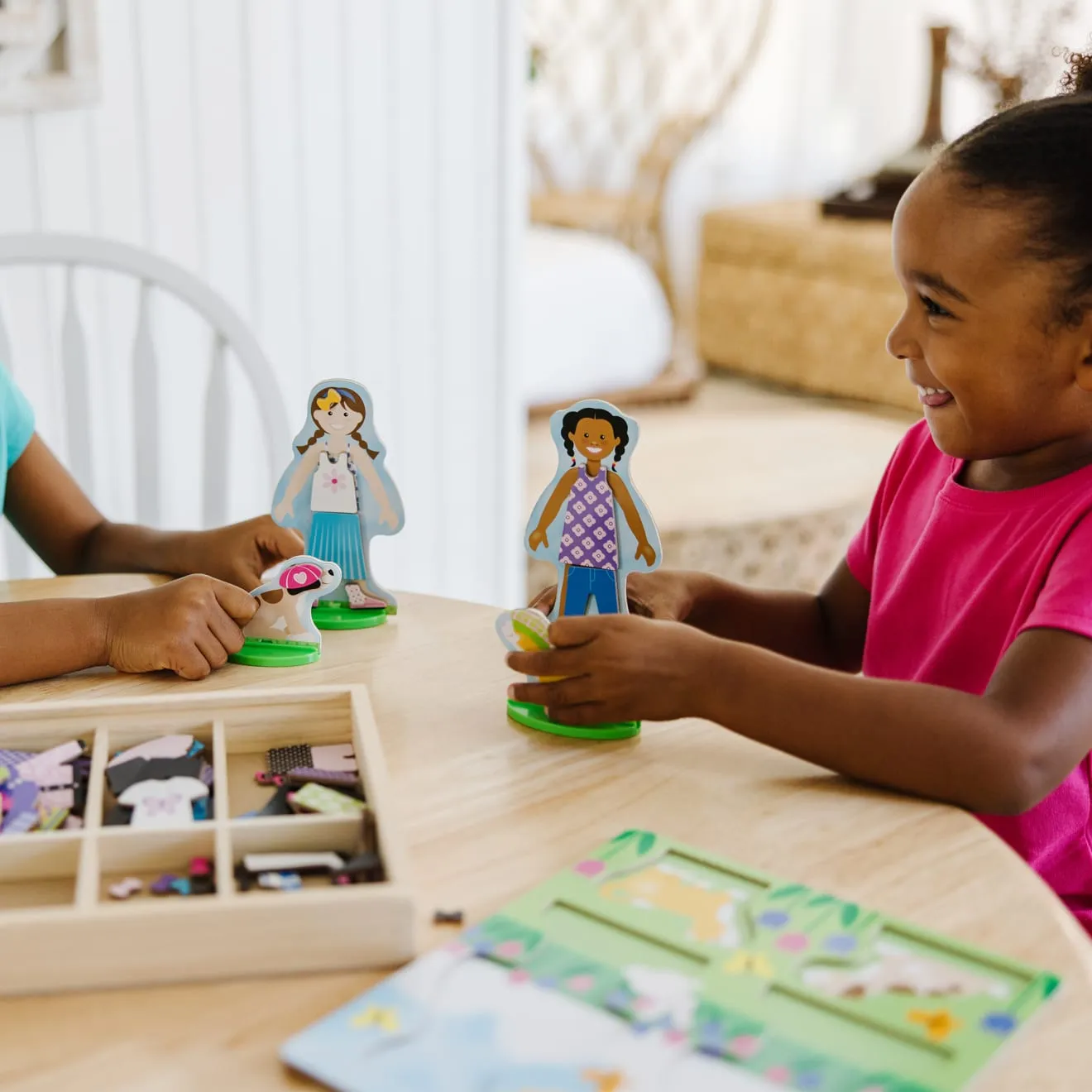 Melissa & Doug Best Friends magnetische aankleedpoppen 2 poppen hout