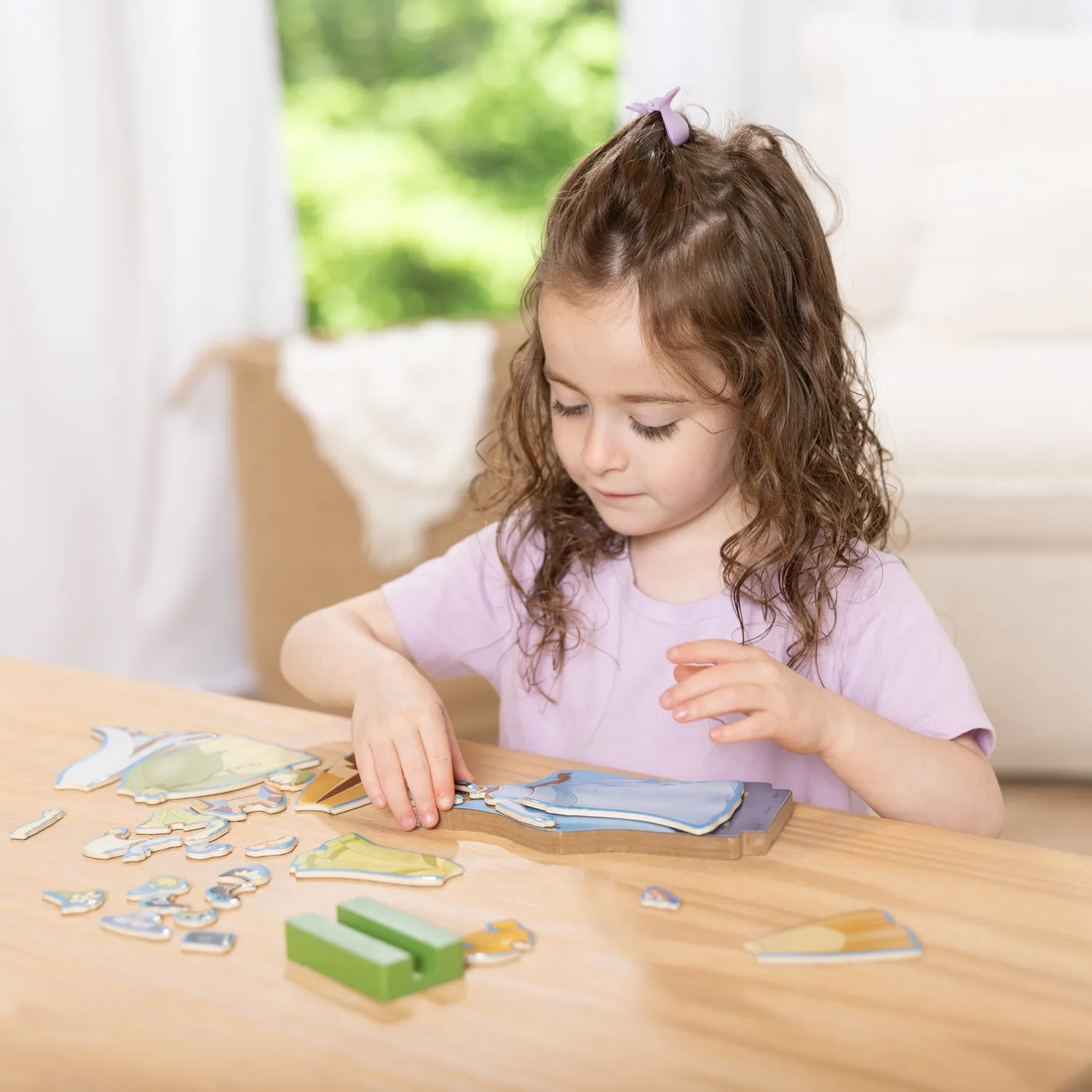 Melissa & Doug Disney Tiana magnetische aankleedpop 30-delig
