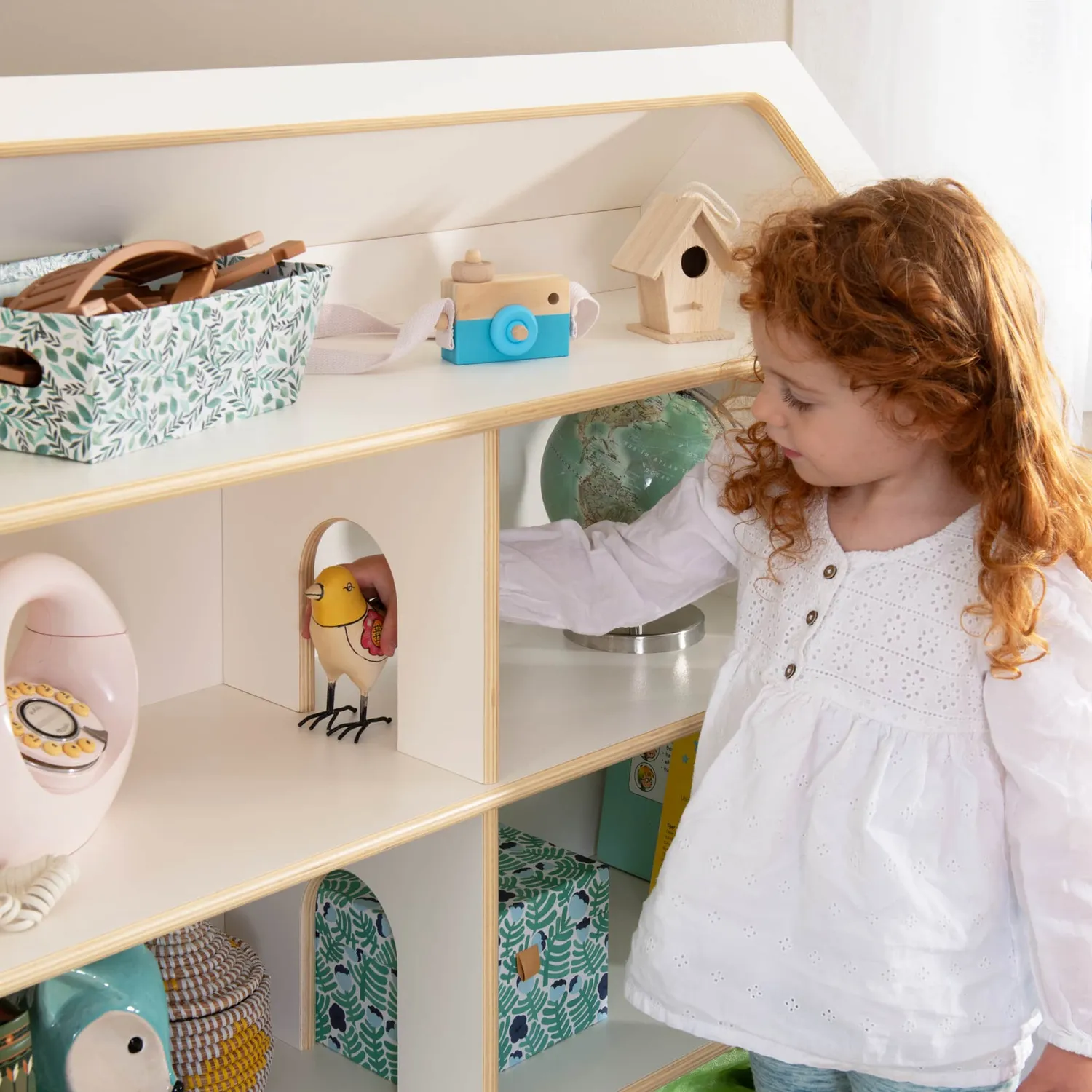 Guidecraft EdQ poppenhuis boekenkast wit met bakken