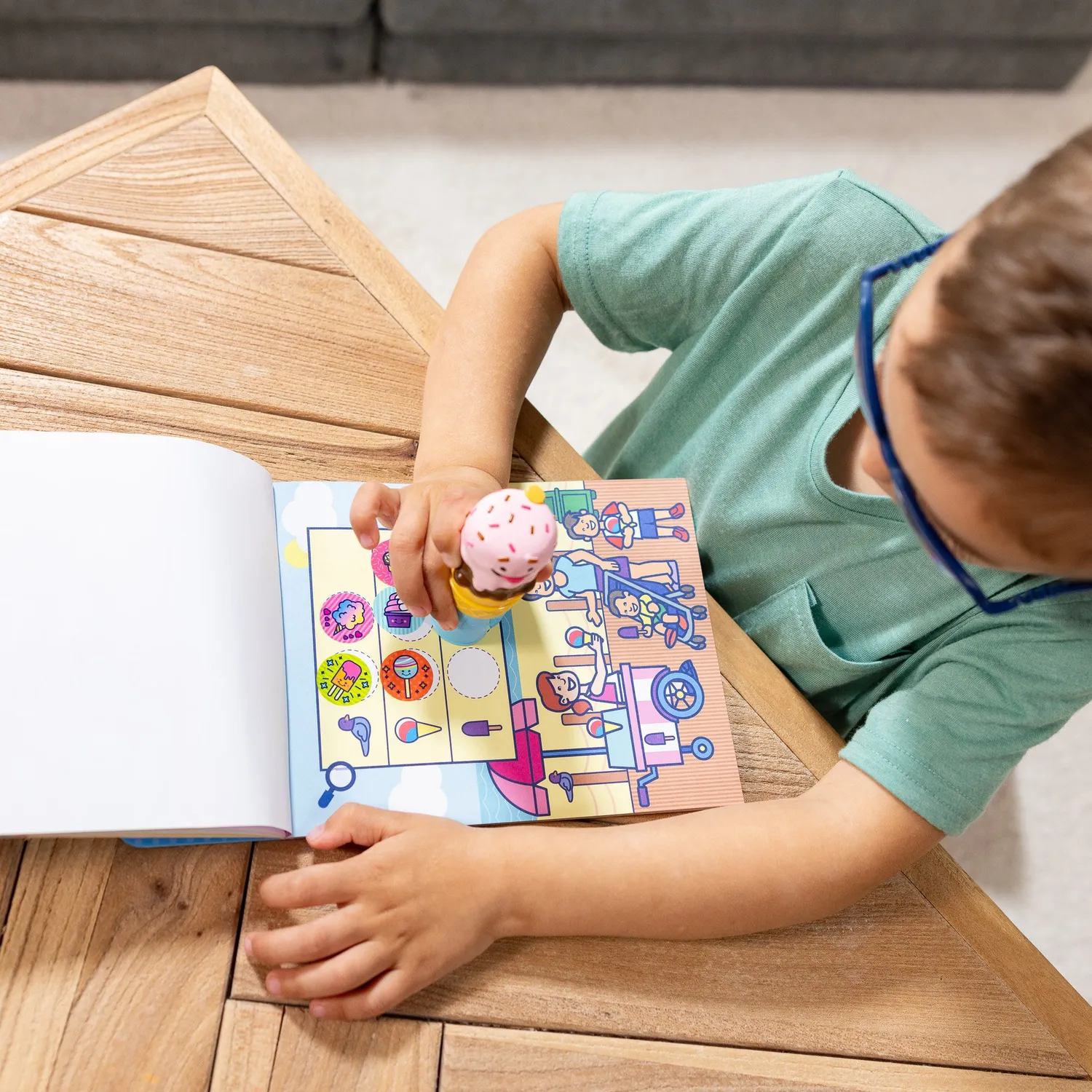 Melissa & Doug Sticker WOW Ice Cream stickerstempel + boek 300 stuks