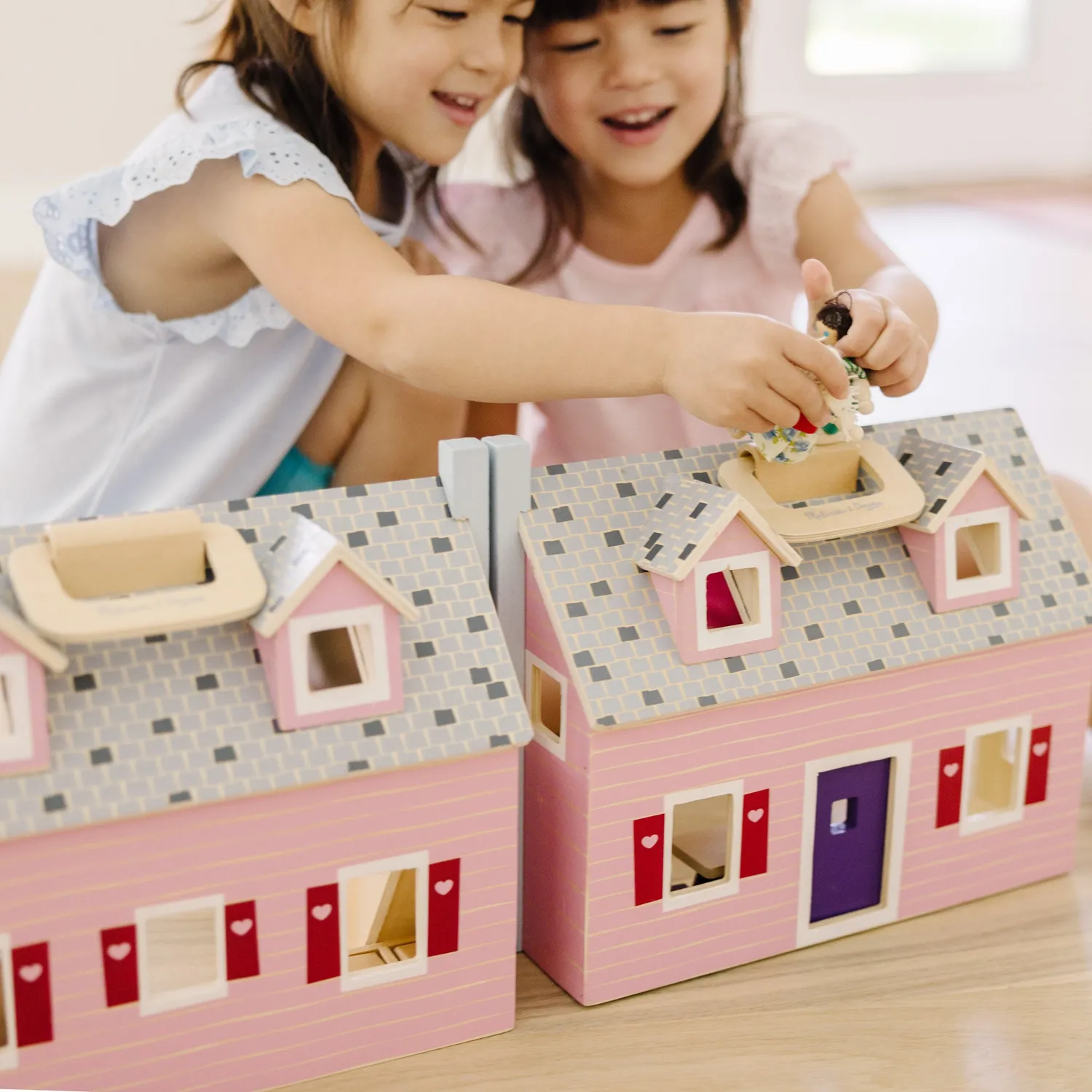 Melissa & Doug Fold & Go poppenhuis hout 2-verdiepingen