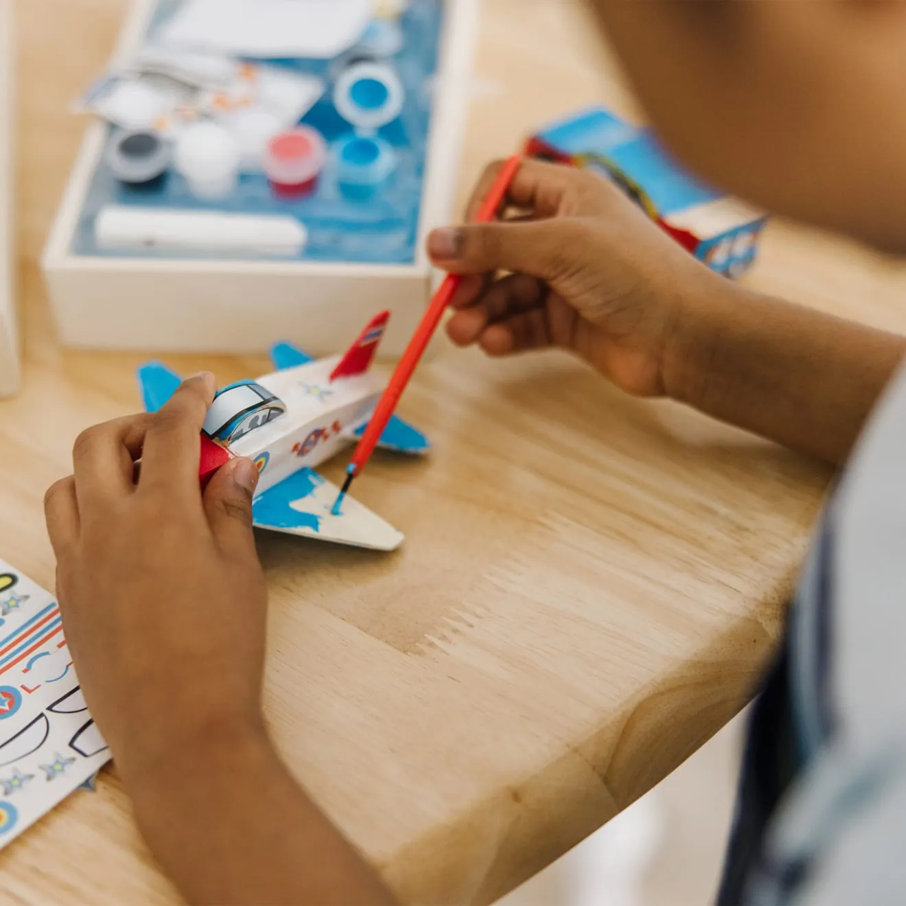 Melissa & Doug houten vliegtuig knutselset met verf