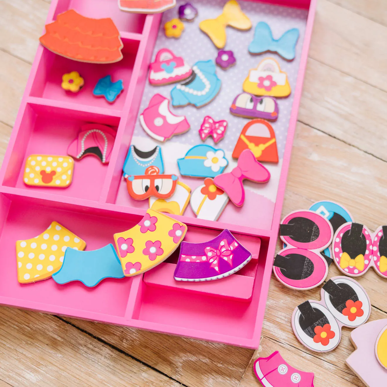 Melissa & Doug Minnie magnetische aankleedpop hout