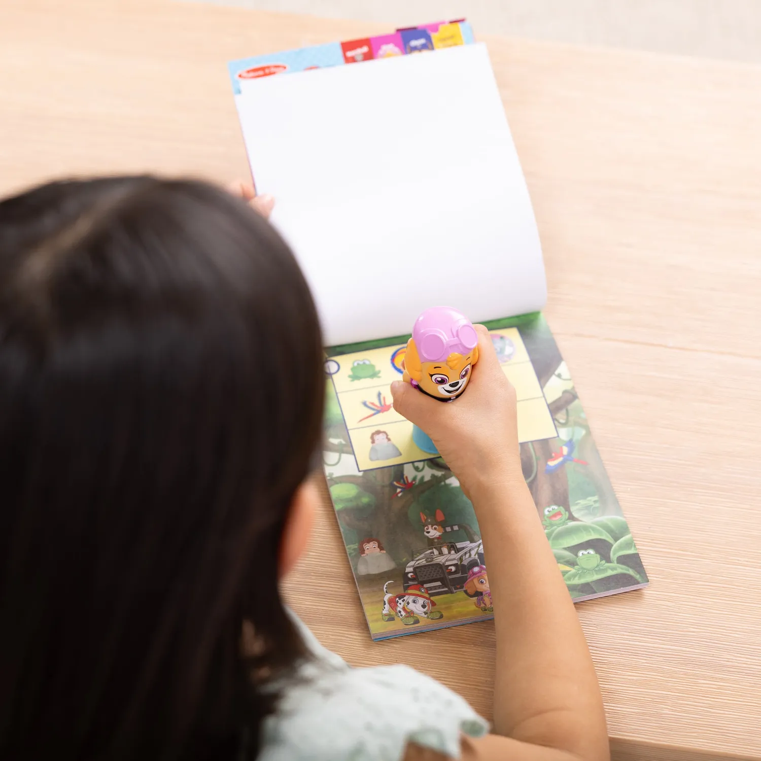 Melissa & Doug Sticker WOW! PAW Patrol Skye stickerboek 24 pagina's