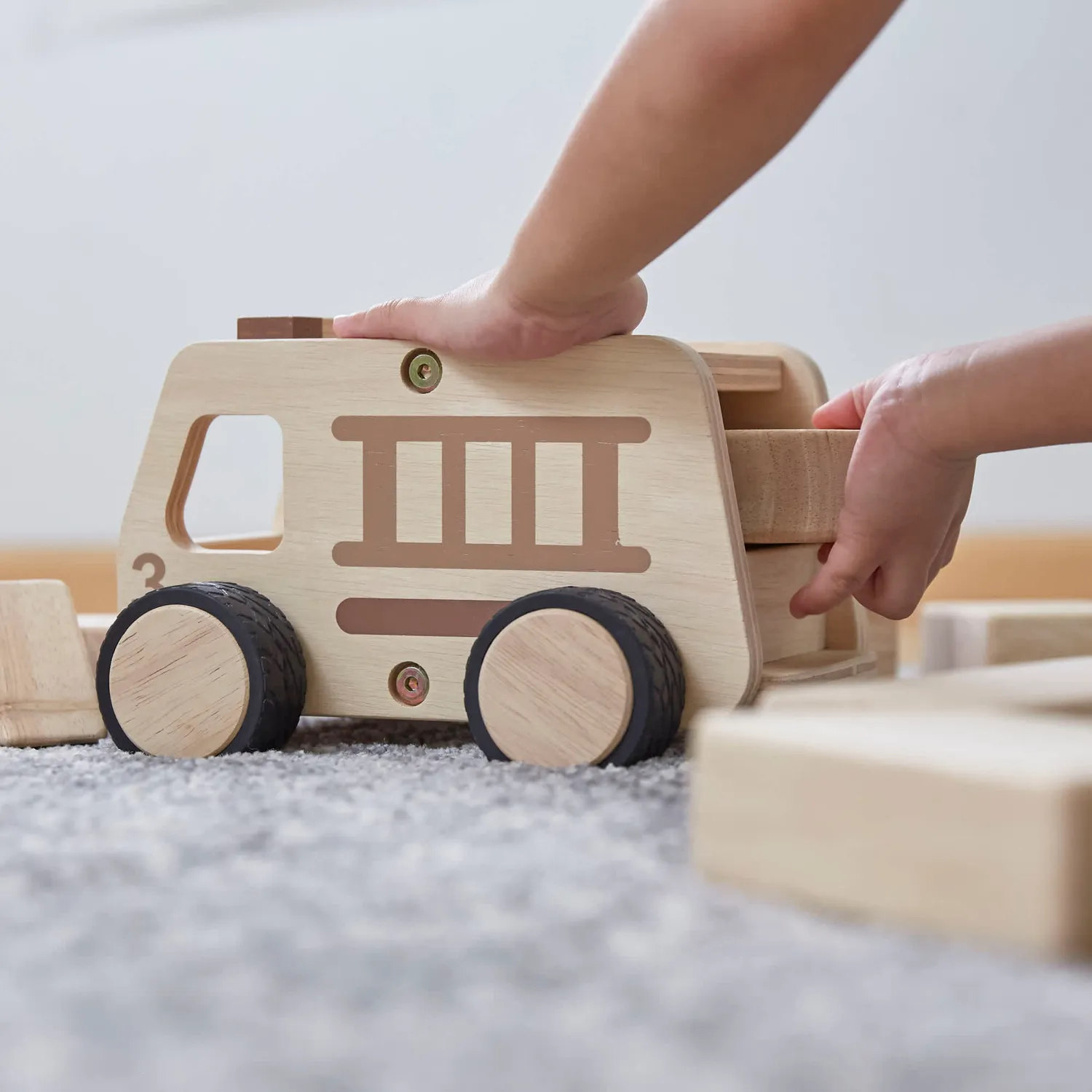 Guidecraft Wooden Fire Truck houten brandweerwagen