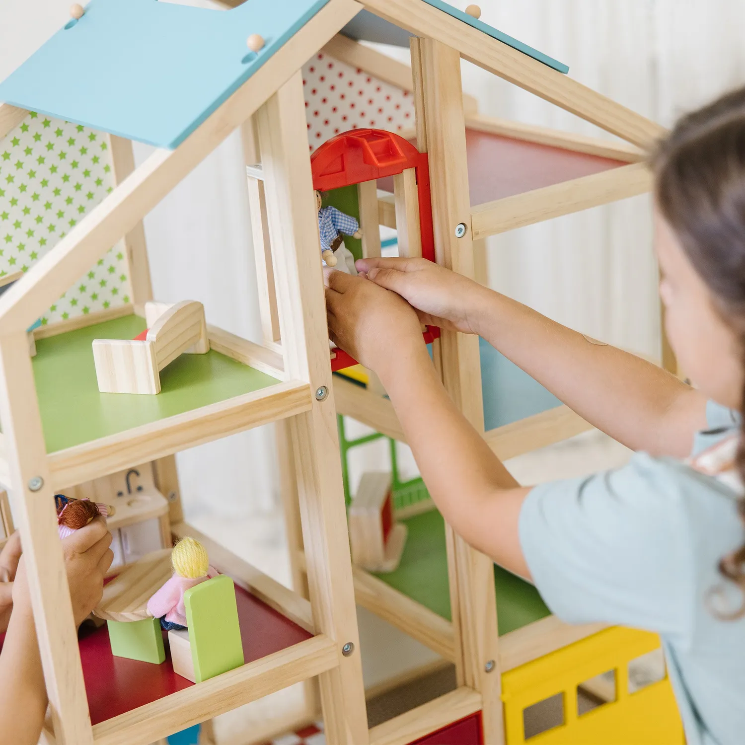 Melissa & Doug Hi-Rise houten poppenhuis met meubels