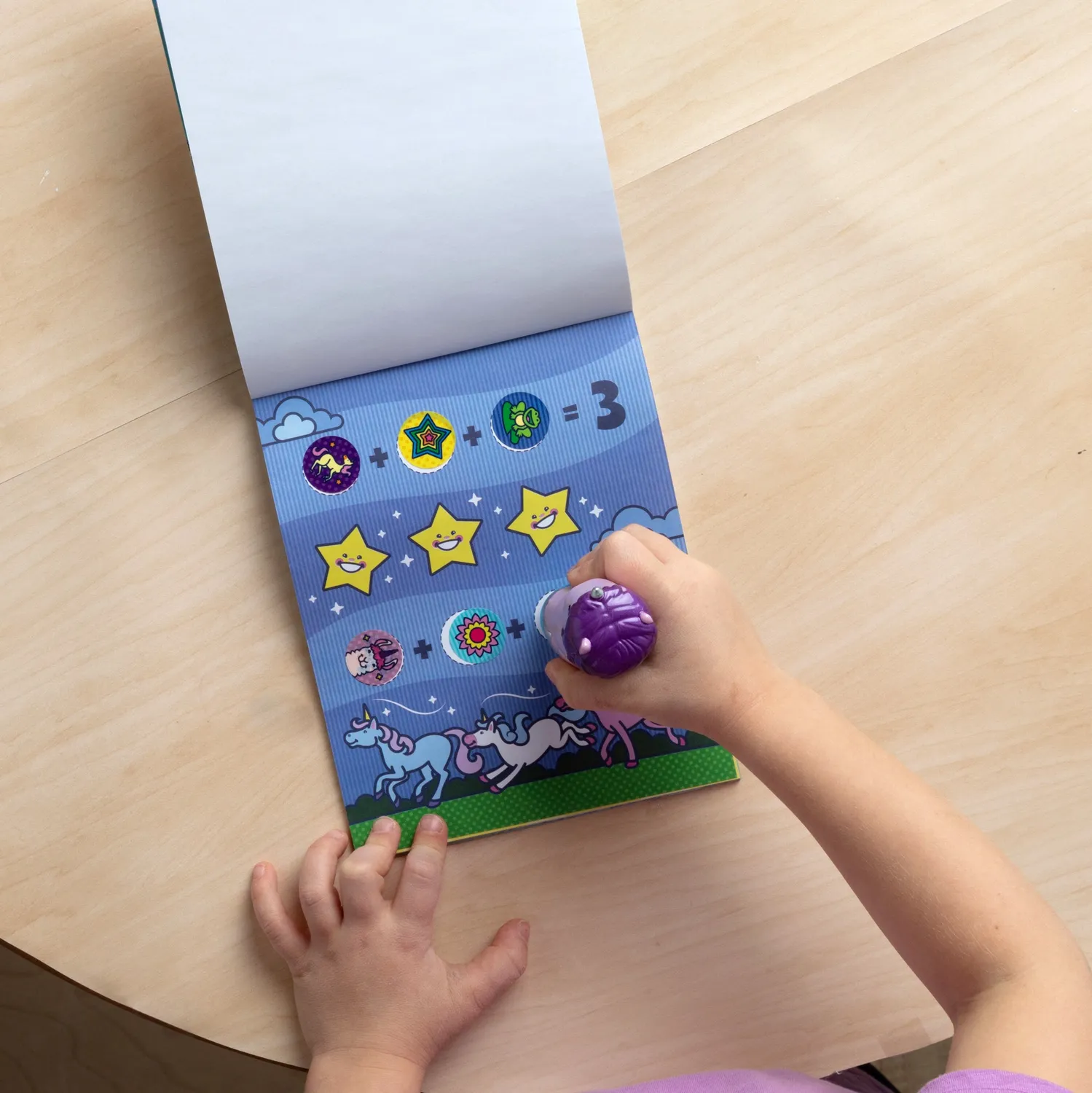 Melissa & Doug Sticker WOW Eenhoorn stickerboek paars