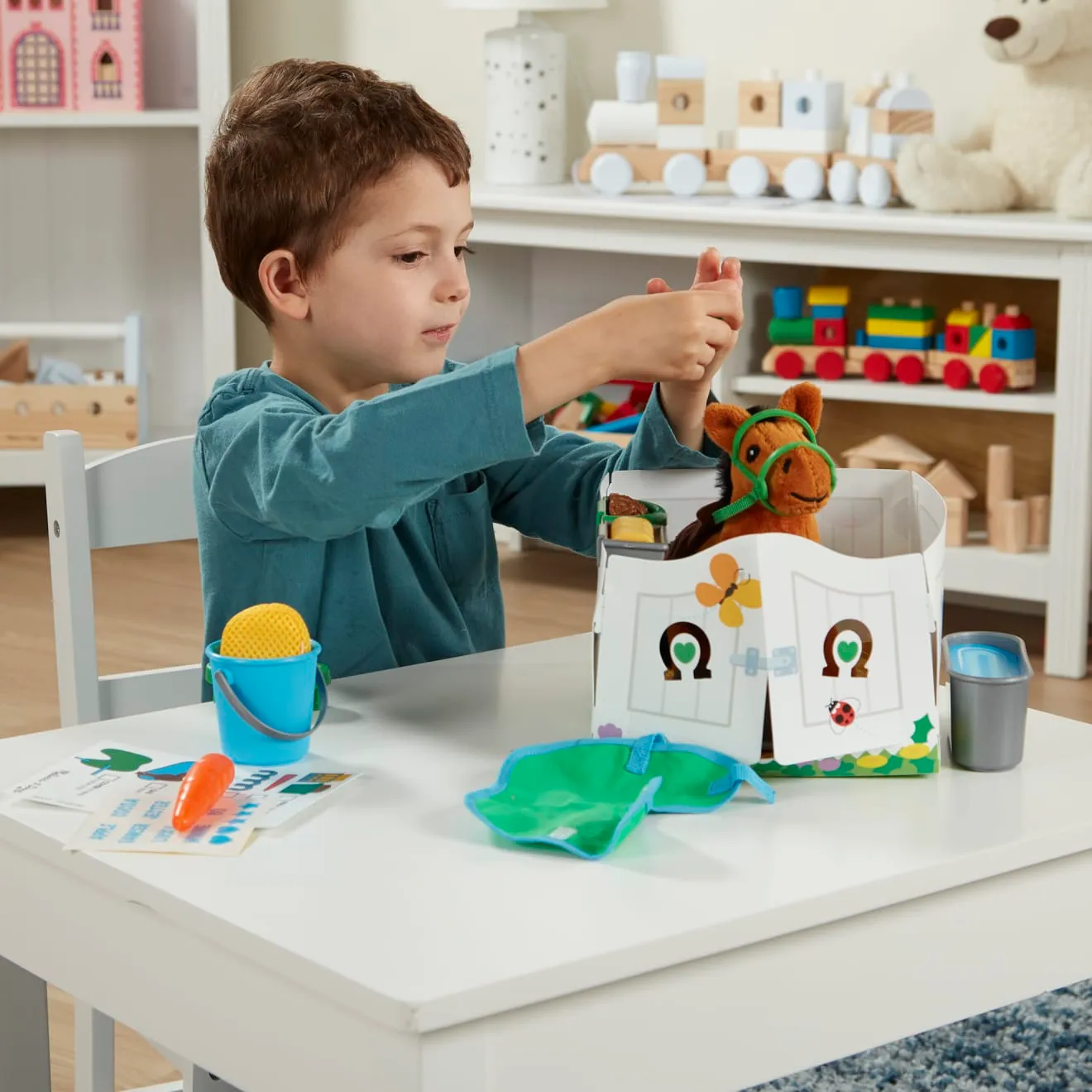 Melissa & Doug Feed & Groom Horse Care paardenset met knuffel