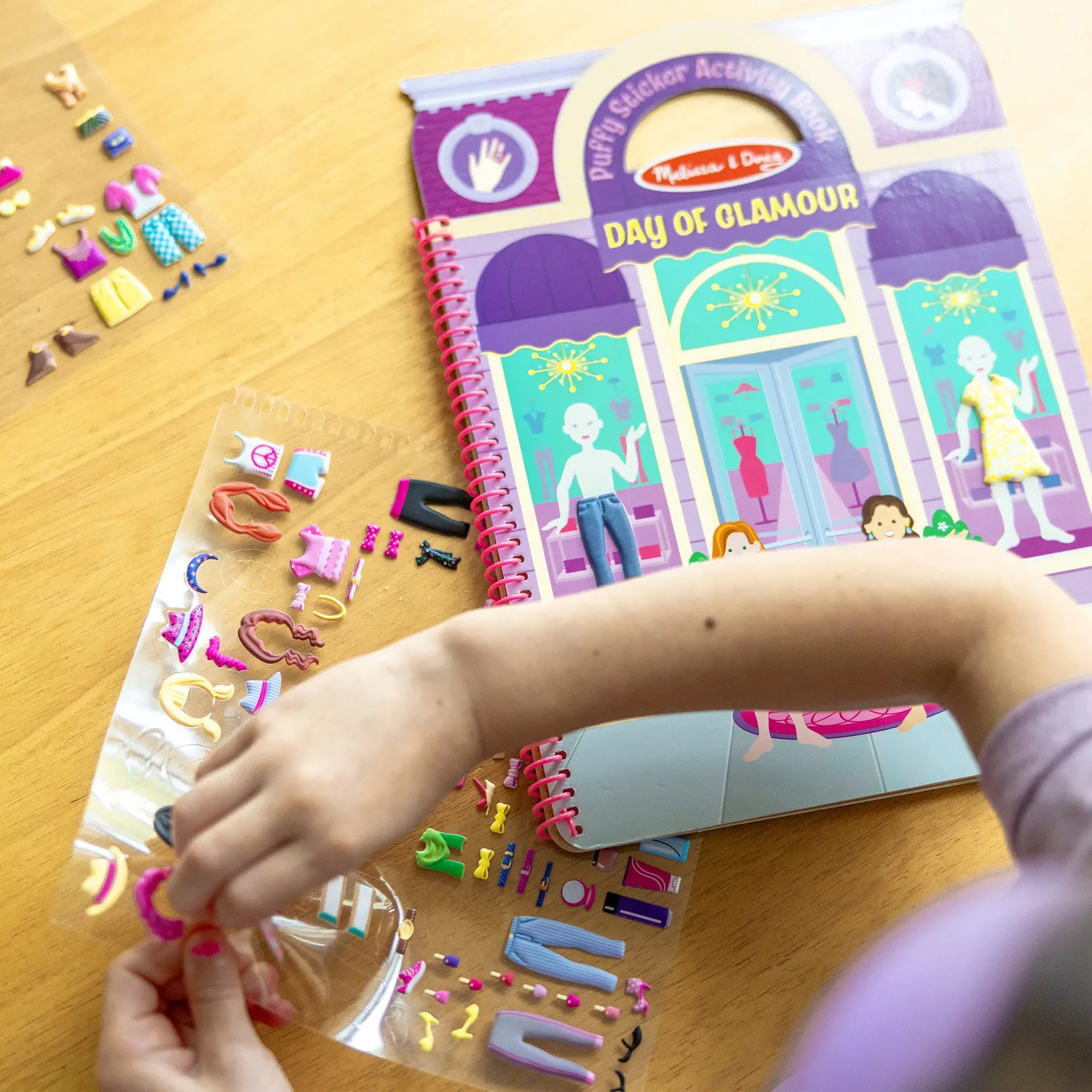 Melissa & Doug Puffy Sticker Activity Book Day of Glamour stickerboek