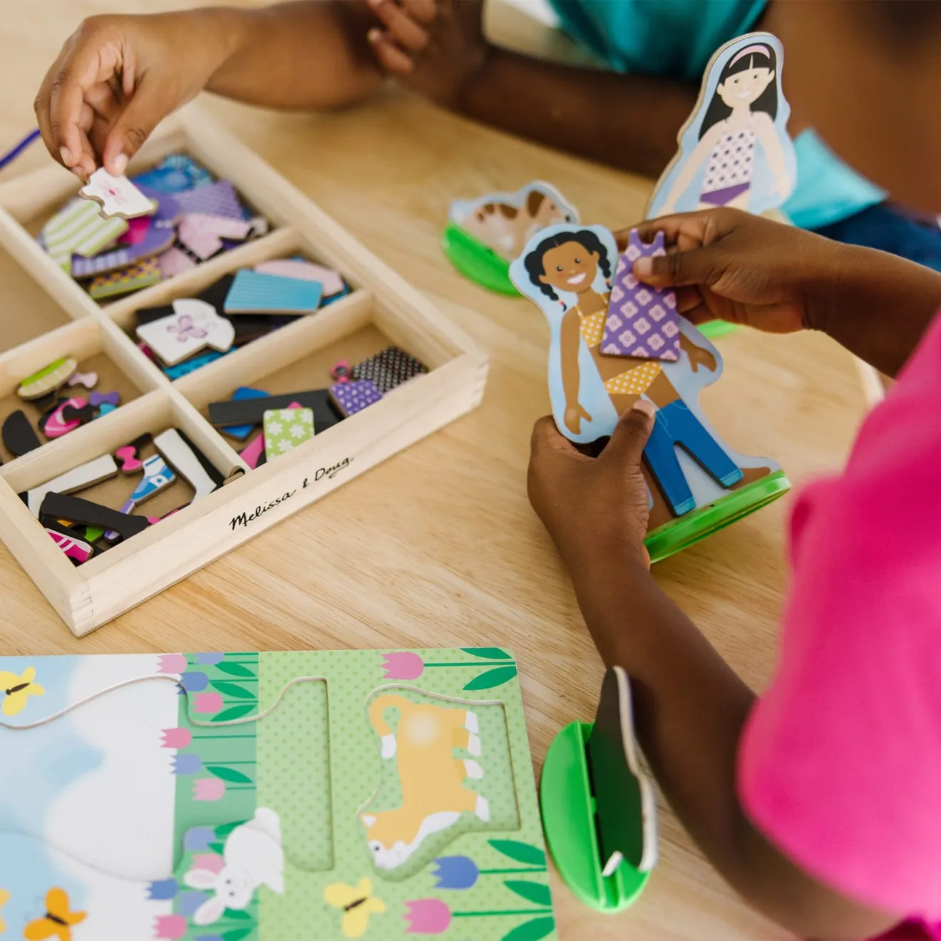Melissa & Doug Best Friends magnetische aankleedpoppen 2 poppen hout